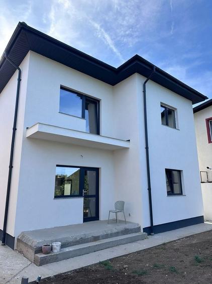 Casă cu 3 camere în Cumpăna