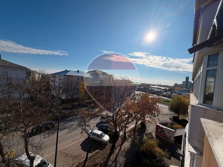 Apartament cu 3 camere decomandat în Gară