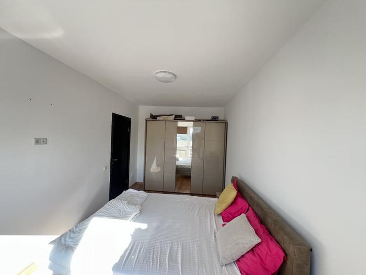 Apartament cu 2 camere semidecomandat, mobilat în Sânpetru