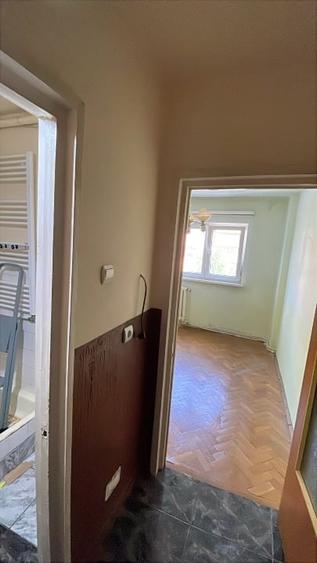 Apartament cu 4 camere decomandat în Cetate