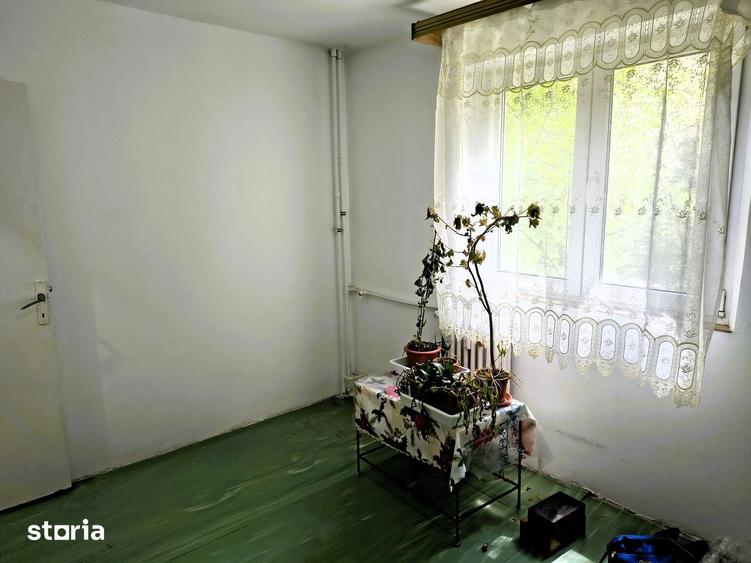 Vanzare Apartament 2 camere, Resita, etajul 1, lini?te ?i acces facil - 1