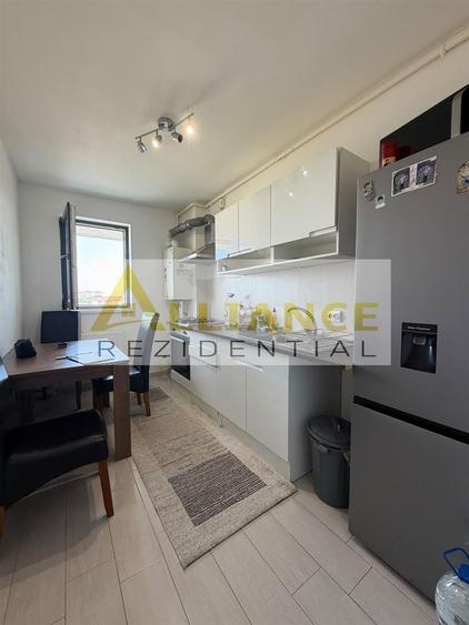 Apartament cu 2 camere decomandat, mobilat în Splaiul Unirii