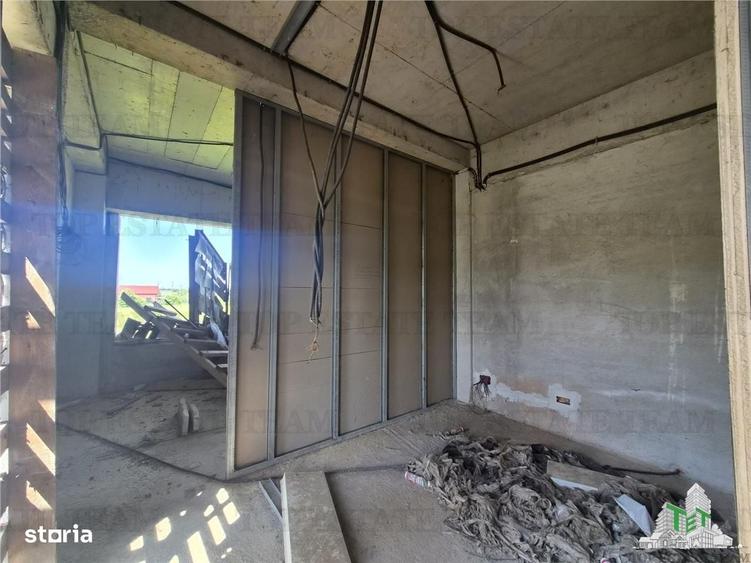 Casă cu 4 camere cu Teren 1372 Mp în Ghermănești