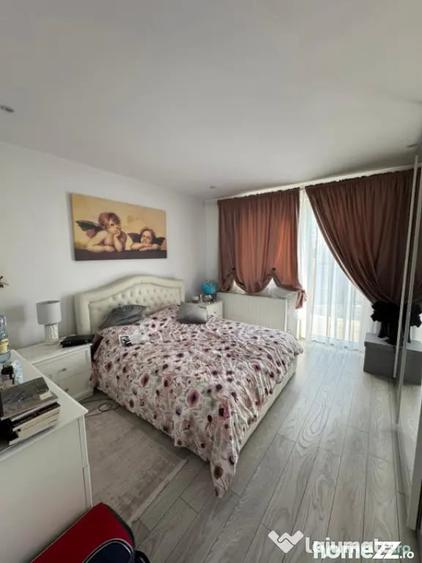 Casă cu 7 camere cu Teren 670 Mp în Săsar