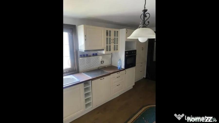 Casă cu 5 camere cu Teren 273 Mp în Butimanu