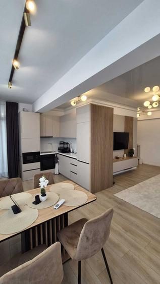 Apartament cu 2 camere decomandat în Central