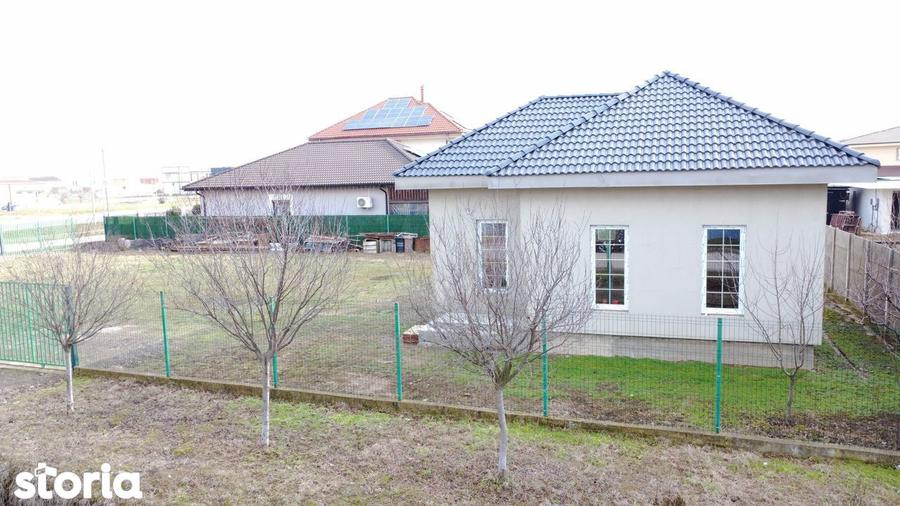 Casă cu 2 camere cu Teren 930 Mp în Moșnița Nouă