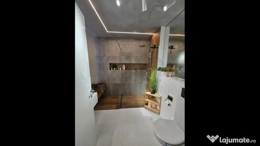 Apartament cu 4 camere decomandat în Calea Călărașilor