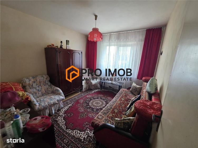 Apartament cu 4 camere decomandat în Central