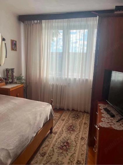 Apartament cu 4 camere nedecomandat în Crihala