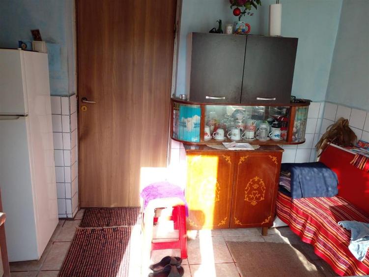Casă cu 2 camere cu Teren 80 Mp în Central