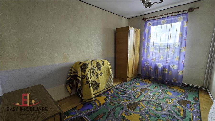 Apartament cu 3 camere decomandat în 22 Decembrie 1989