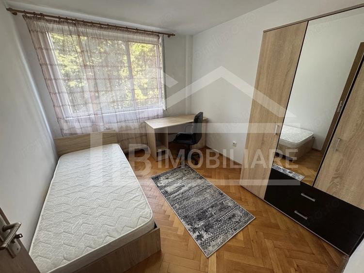 Apartament cu 3 camere decomandat în Cornișa