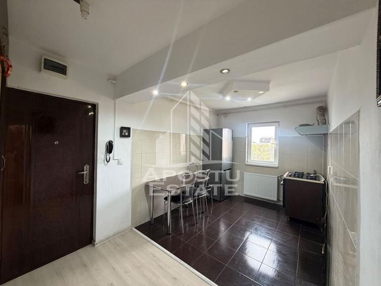 Apartament cu 2 camere decomandat, mobilat în Lipovei