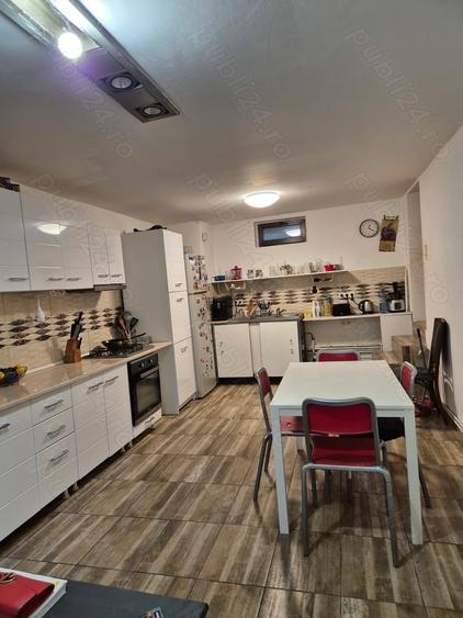 Casă cu Teren 2700 Mp în Giarmata