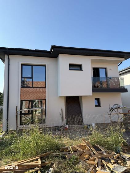 Casă cu 4 camere cu Teren 350 Mp în Central