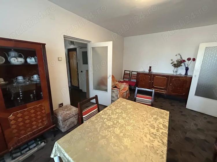 Apartament cu 4 camere decomandat în Aradul Nou