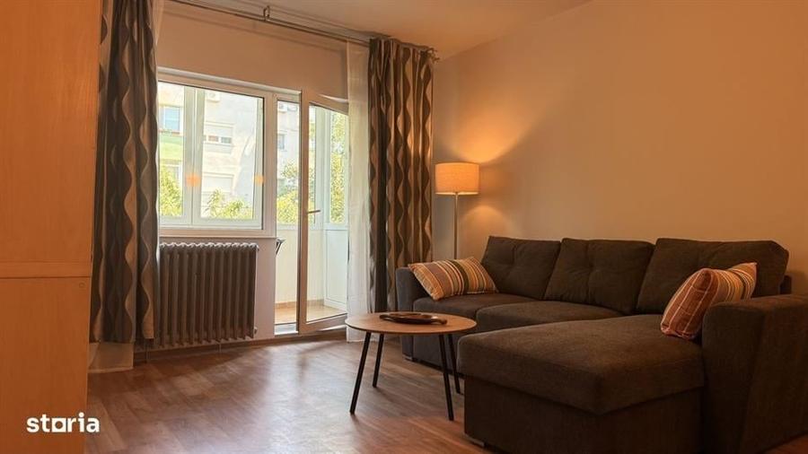Apartament cu 3 camere semidecomandat în Aviației