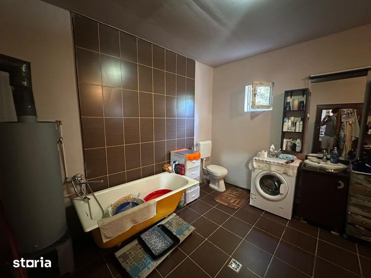 Casă cu 4 camere cu Teren 229 Mp în Drăgășani