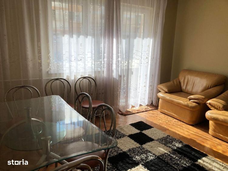 Apartament cu 4 camere decomandat în Mărăței