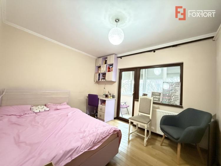 Apartament cu 4 camere semidecomandat, mobilat în Bucovina