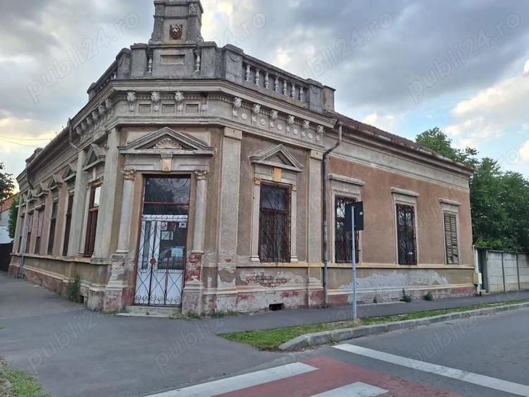 Casă cu Teren 766 Mp în Central