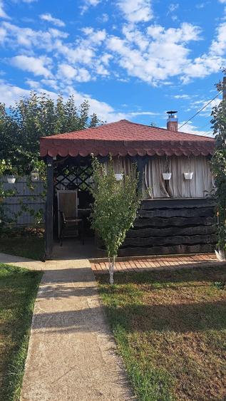 Casă cu Teren 550 Mp în Central