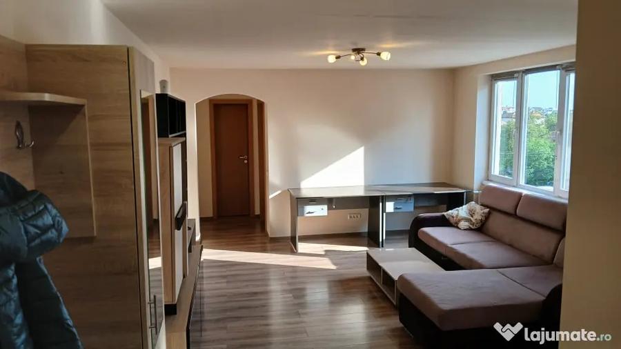 Apartament cu 2 camere semidecomandat în Complex Studențesc