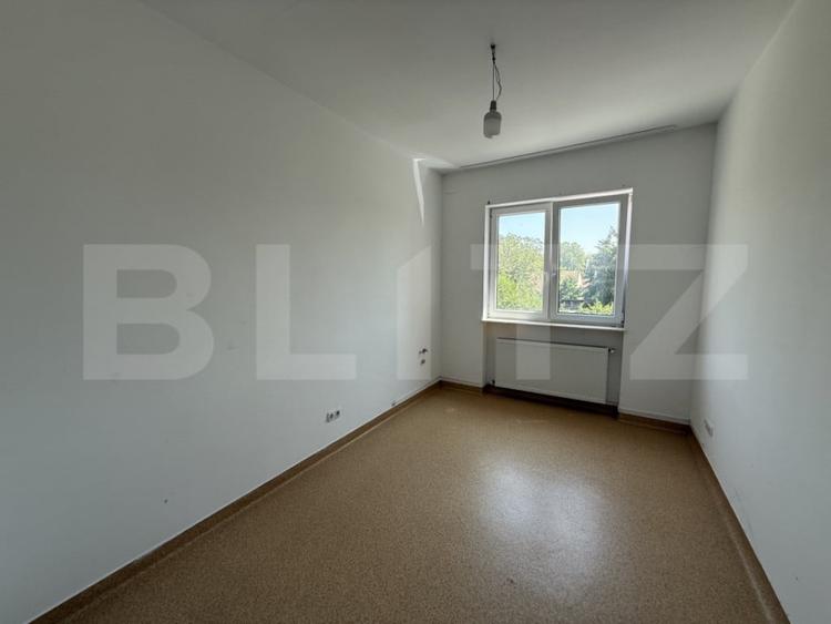 Casă cu 5 camere cu Teren 539 Mp în Central