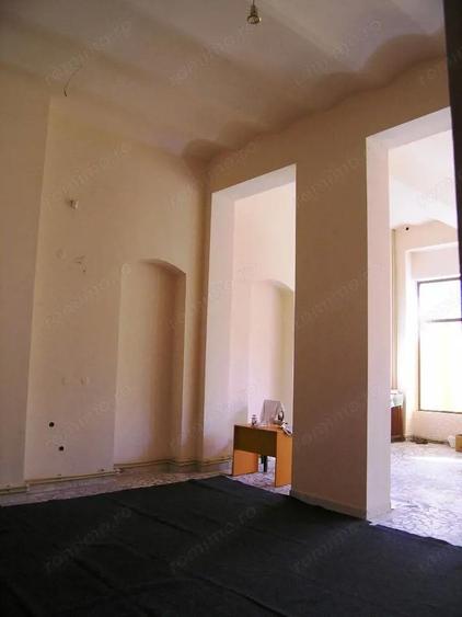 Spațiu comercial, de 2,800 mp, în Ultracentral