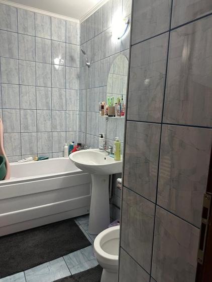 Apartament cu 2 camere decomandat, mobilat în Alexandru cel Bun