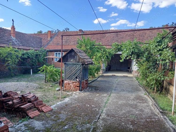 Casă cu Teren 842 Mp în Naidăș