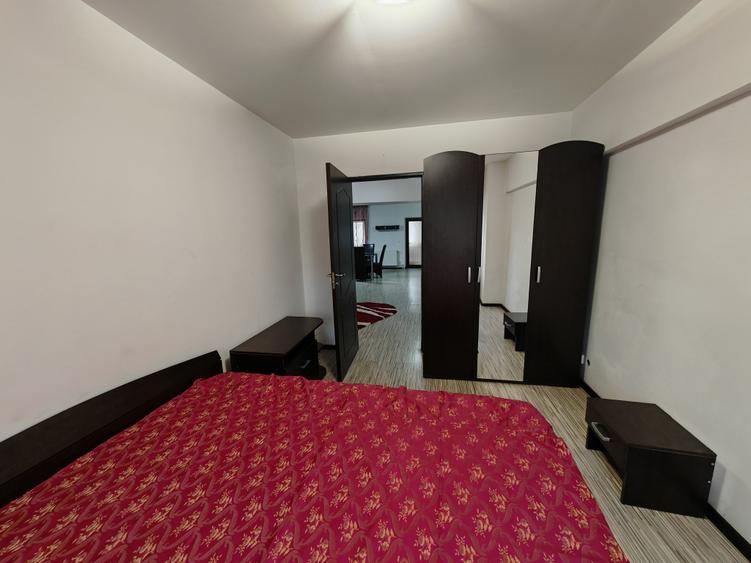 Apartament cu 3 camere decomandat, mobilat în Ștefan cel Mare