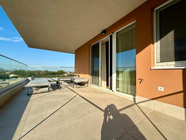 Apartament cu 3 camere semidecomandat în Pantelimon