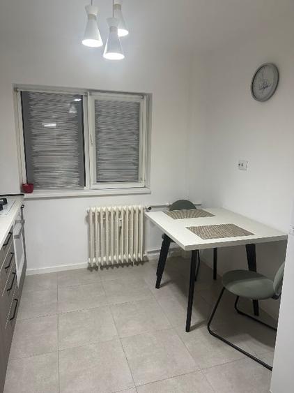 Garsonieră decomandată în Baba Novac