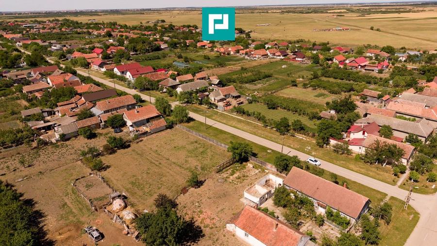 Teren Construcții intravilan de 1492 mp, în Nădab