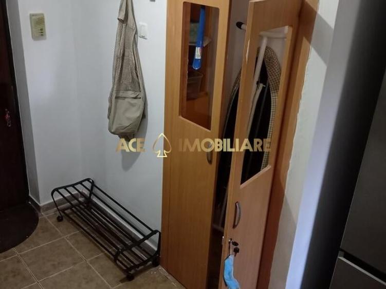 Garsonieră decomandată, mobilată în Vitan