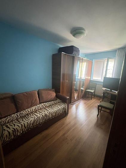 Apartament cu 3 camere semidecomandat în Popoveni