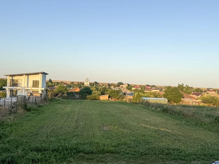 Teren Construcții intravilan de 2000 mp, în Corbu