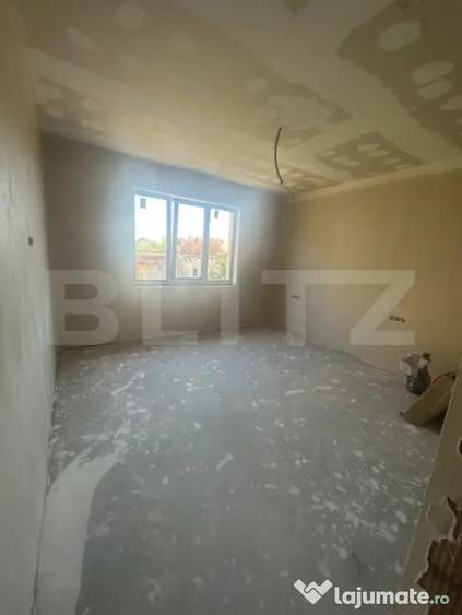 Casă cu 4 camere cu Teren 500 Mp în Păulești