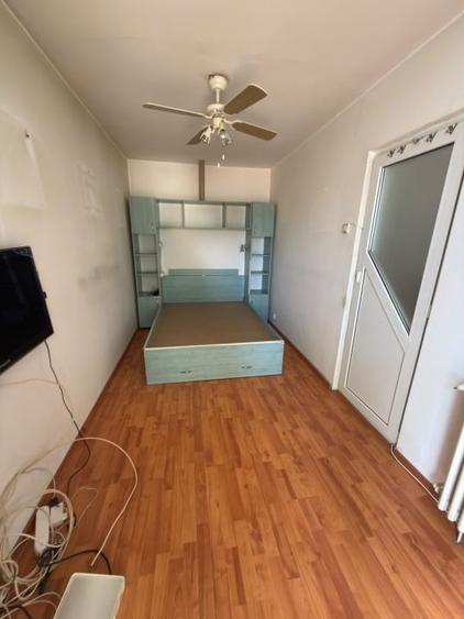Apartament cu 2 camere semidecomandat, mobilat în Republicii