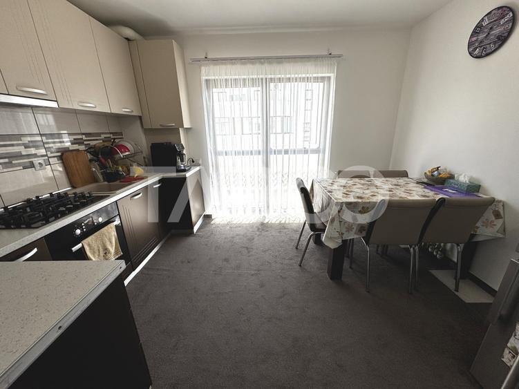 Apartament cu 3 camere decomandat, mobilat în Mihai Viteazul