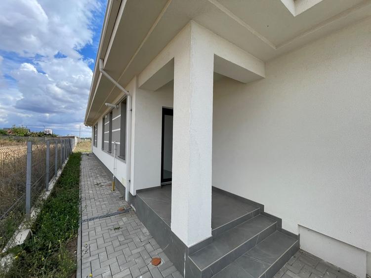 Duplex cu 3 camere cu Teren 390 Mp în Covaci