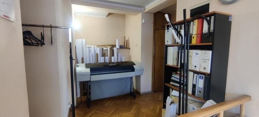 Casă individuală cu 5 camere cu Canalizare în Doamna Ghica