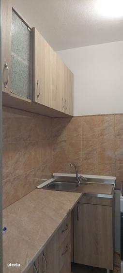 Garsoniera in bloc de apartamente Podu Ros liceul Emil Racovita - 4