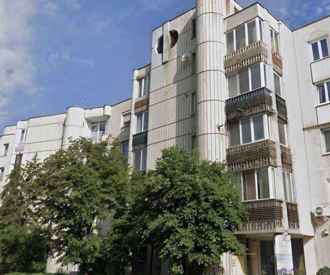 Apartament cu 3 camere decomandat în Centrul Civic