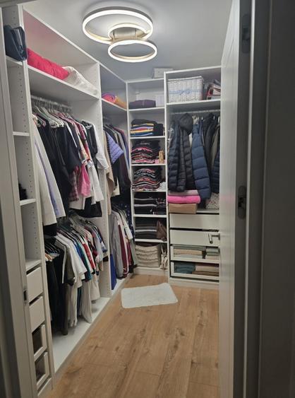 Apartament cu 3 camere decomandat în Străulești