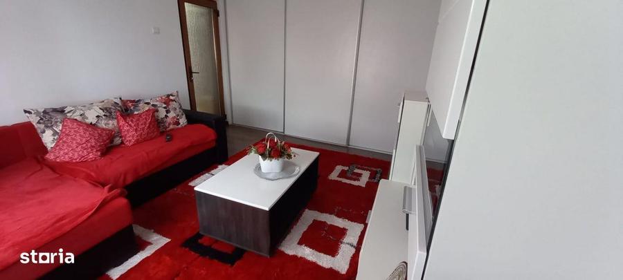 Apartament cu 2 camere decomandat, mobilat în Decebal