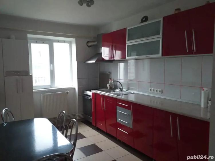 Apartament cu 3 camere decomandat în Central