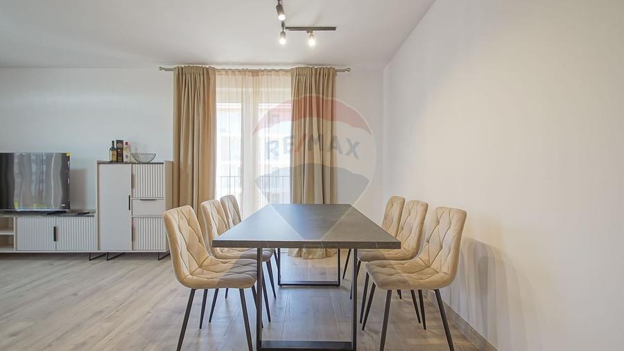 Apartament cu 2 camere semidecomandat, mobilat în Tractorul